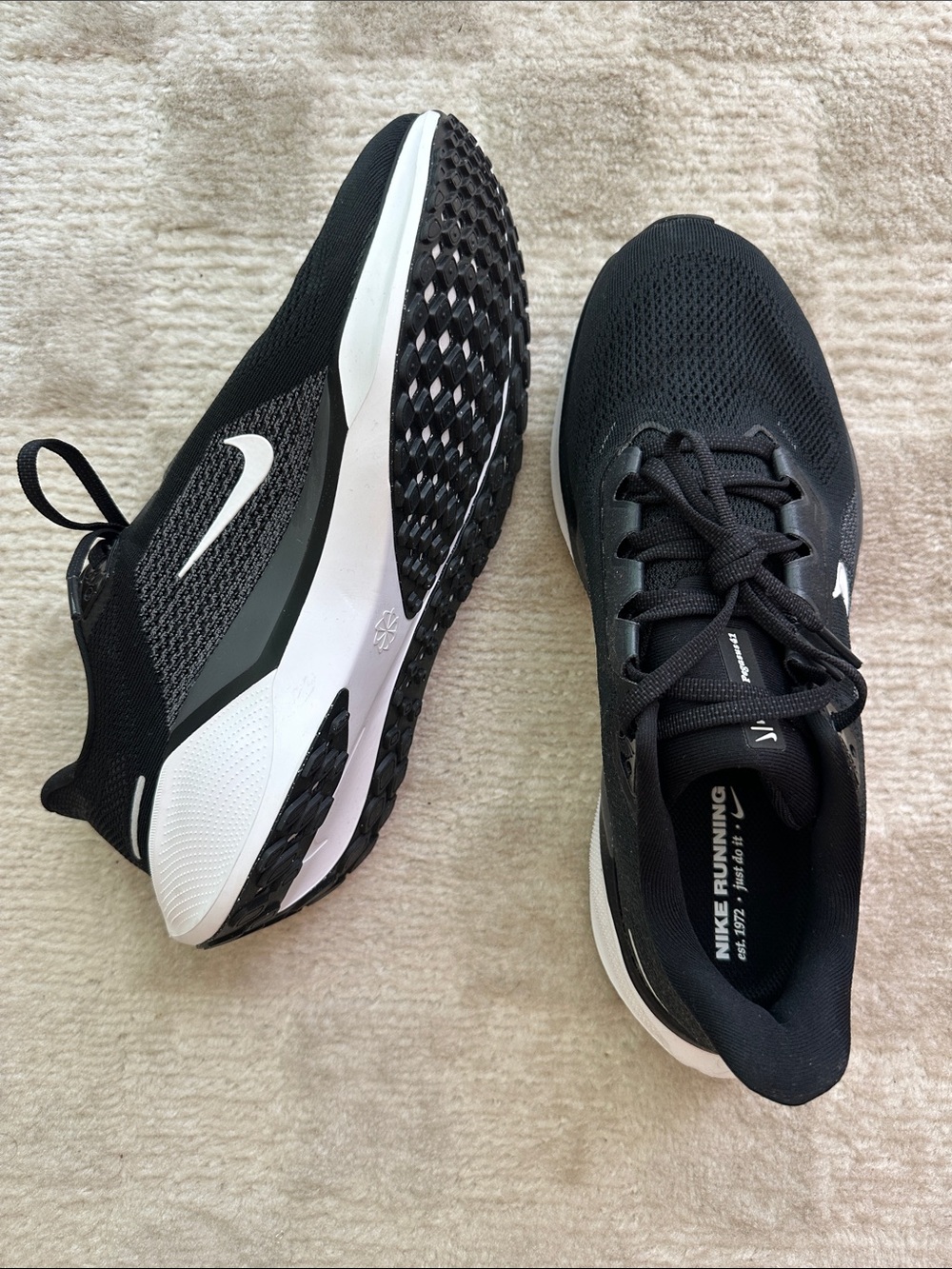 Nike Black and White Training Sneakers